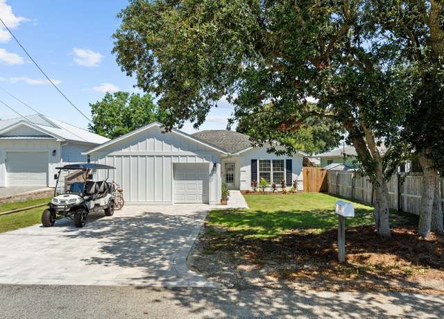 Property at 21516 Dolphin Ave, Panama City Beach, FL 32413, 3 beds, 3 baths