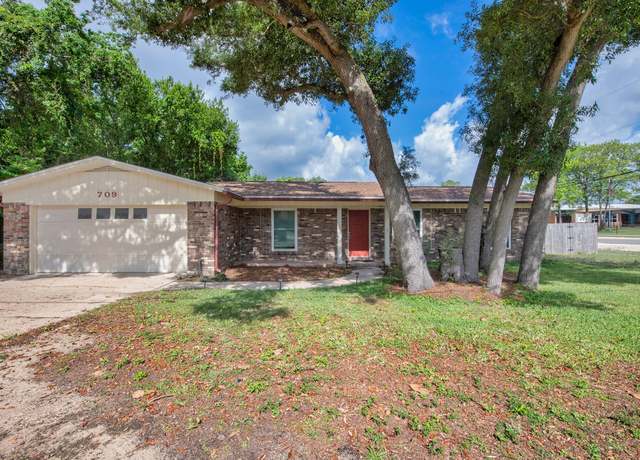 Property at 709 Russell Blvd, Fort Walton Beach, FL 32547, 3 beds, 2 baths