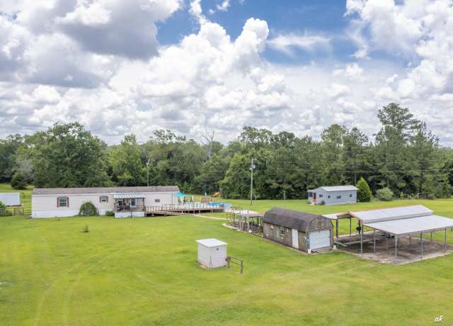 Property at 1477 Malcolm Taylor Rd, Bonifay, FL 32425, 4 beds, 3 baths