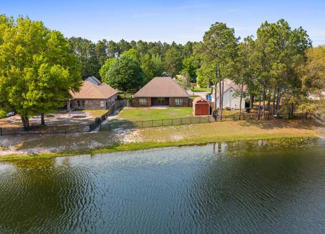 Property at 160 Concert Ct, Freeport, FL 32439, 3 beds, 2.5 baths
