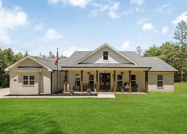 Property at 5881 Stacy Ln, Crestview, FL 32536, 3 beds, 2.5 baths