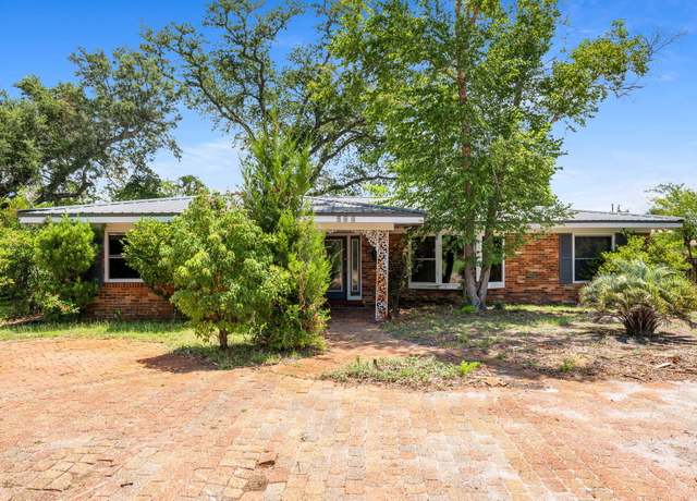 Property at 904 Buena Vista Blvd, Panama City, FL 32401, 4 beds, 2.5 baths
