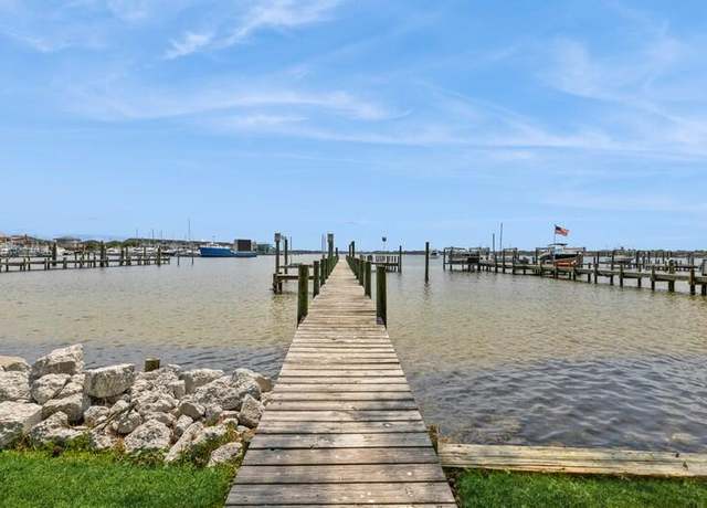 Property at 131 Gardner Dr, Shalimar, FL 32579, 4 beds, 3 baths