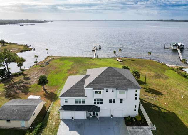 Property at 212 Montana Ave, Lynn Haven, FL 32444, 5 beds, 3 baths