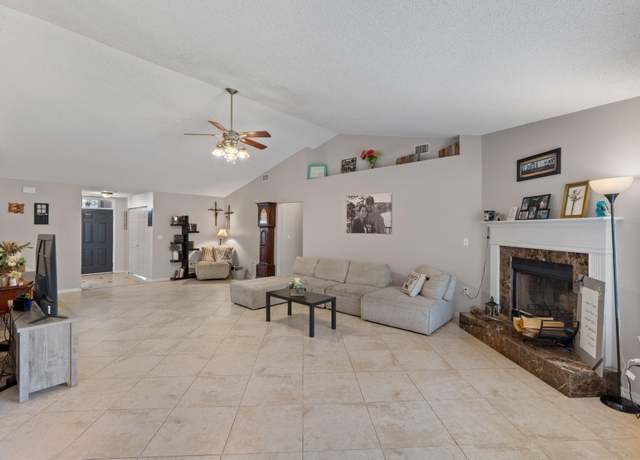 Property at 2108 Hagood Loop, Crestview, FL 32536, 4 beds, 2 baths