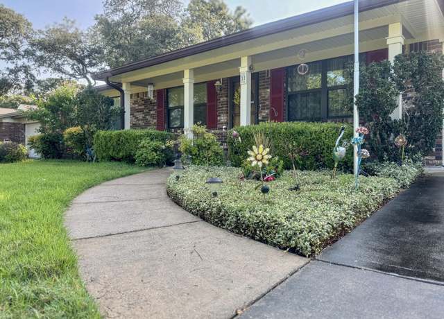 Property at 22 10Th St, Shalimar, FL 32579, 4 beds, 2 baths