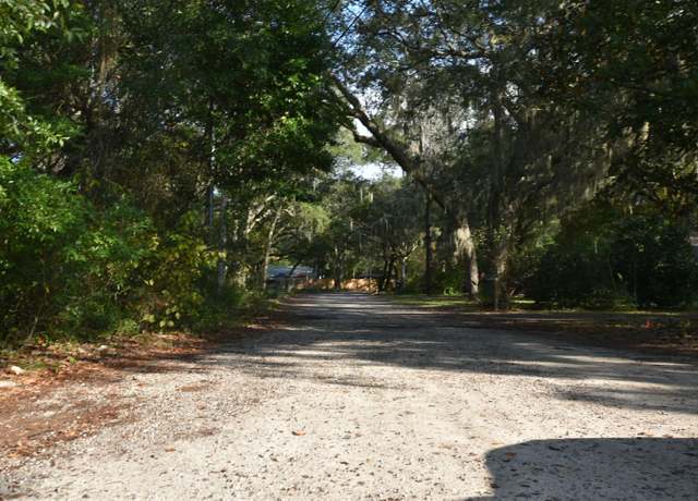 Property at 150 Grandview Ave, Valparaiso, FL 32580