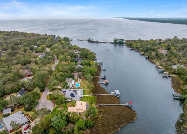 Property at 6806 Tom King Bayou Rd, Navarre, FL 32566, 3 beds, 2 baths