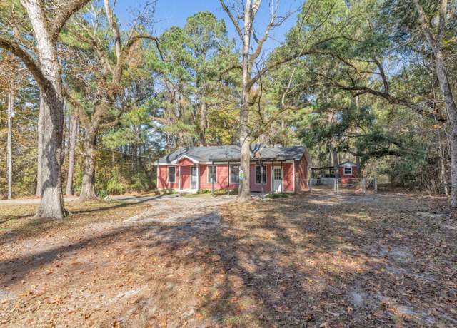 Property at 2111 Petal Pl, Crestview, FL 32536, 2 beds, 1 bath