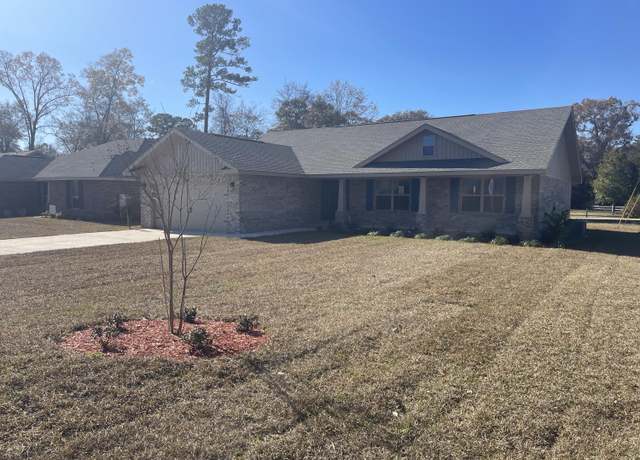 Property at 5908 Silvercrest Blvd, Crestview, FL 32536, 4 beds, 2 baths