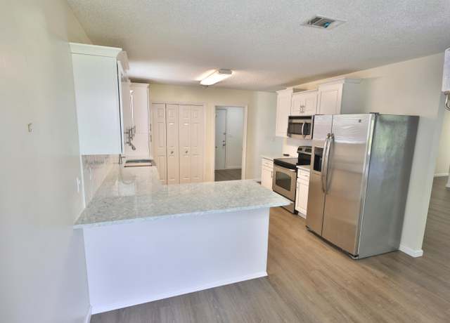Property at 111 Trenton Ave, Crestview, FL 32539, 3 beds, 2 baths