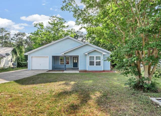 Property at 411 Northview Ln, Crestview, FL 32536, 3 beds, 2 baths