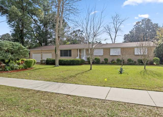 Property at 1521 Toni St, Pensacola, FL 32504, 4 beds, 3 baths