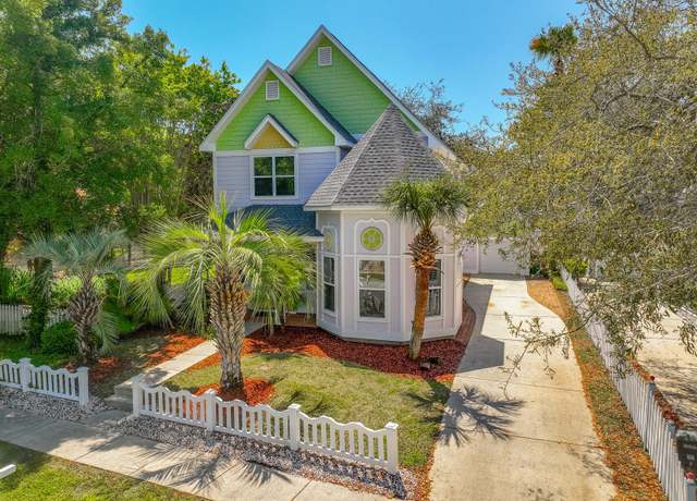 Property at 4586 Woodwind Dr, Destin, FL 32541, 3 beds, 2.5 baths