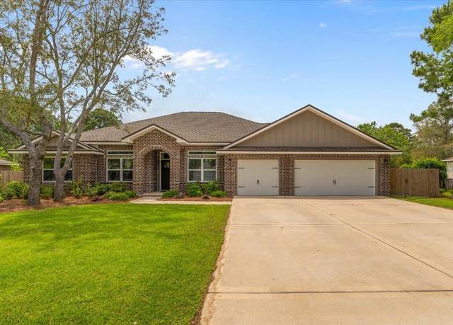Property at 2029 Everglades Dr, Navarre, FL 32566, 4 beds, 3 baths