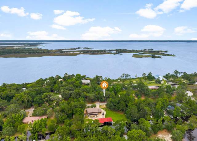 Property at 619 Pitts Bayshore Dr, Freeport, FL 32439, 3 beds, 2 baths