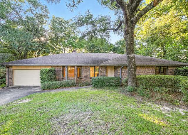 Property at 2409 Roberts Dr, Niceville, FL 32578, 2 beds, 2 baths
