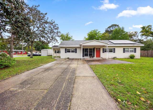 Property at 706 Mary Ave, Fort Walton Beach, FL 32547, 5 beds, 2 baths