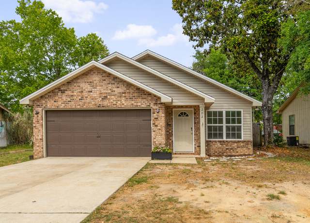 Property at 202 Mc Arthur St, Crestview, FL 32539, 3 beds, 2 baths