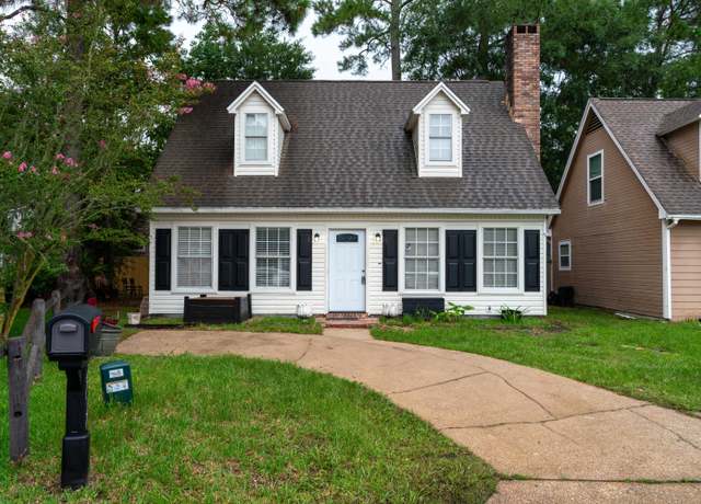 Property at 2717 Willow Grove Ln, Fort Walton Beach, FL 32547, 3 beds, 2.5 baths