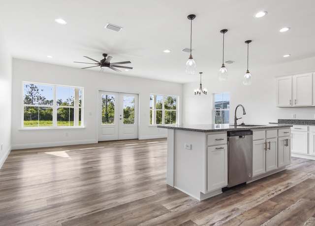 Property at 915 Plantation Dr, Panama City, FL 32404, 3 beds, 3.5 baths