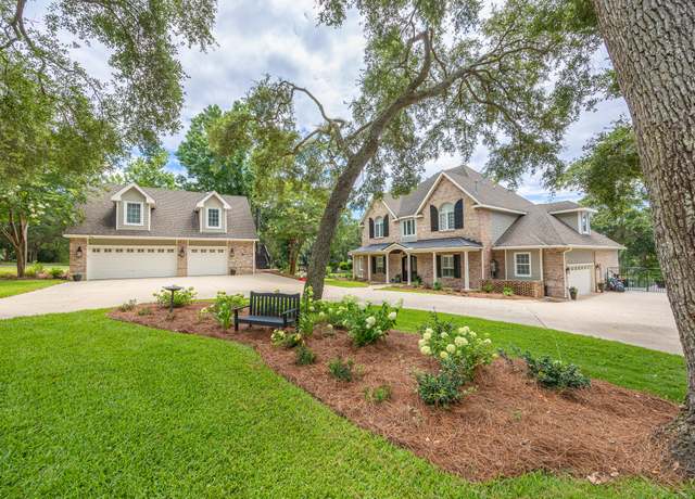 Property at 17 Poquito Rd, Shalimar, FL 32579, 5 beds, 3.5 baths