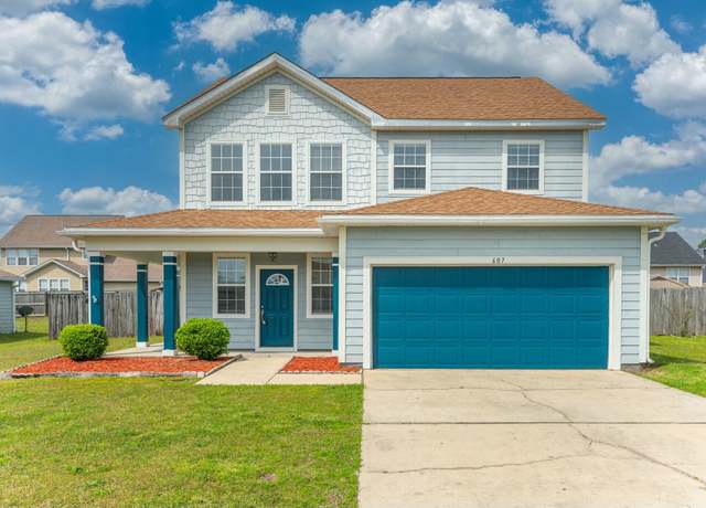 Property at 607 Prairie St, Crestview, FL 32536, 4 beds, 2.5 baths