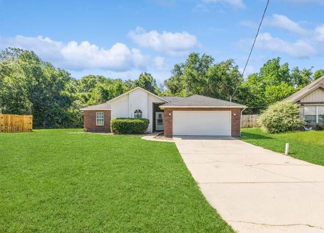 Property at 214 Southgate Dr, Crestview, FL 32539, 3 beds, 2 baths