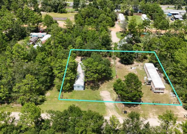 Property at 102 W Snapdragon St, FL 32433, 5 beds, 2 baths