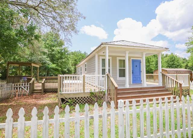 Property at 147 Caswell Branch Rd, Freeport, FL 32439, 2 beds, 1 bath