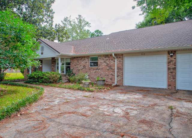 Property at 510 Vermont Ave, Fort Walton Beach, FL 32547, 3 beds, 2 baths