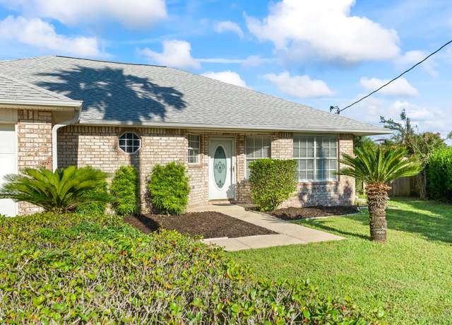 Property at 7252 Antoinette Cir, Navarre, FL 32566, 3 beds, 2 baths