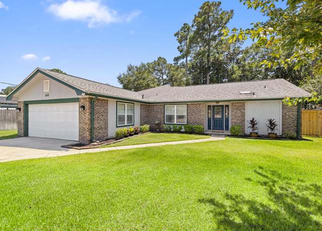 Property at 410 Green Oak Ln, Niceville, FL 32578, 3 beds, 2 baths