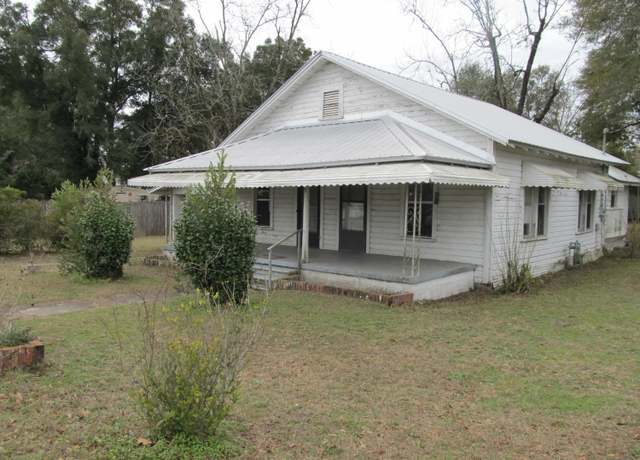 Property at 327 W Live Oak Ave Ave, FL 32435, 3 beds, 1 bath