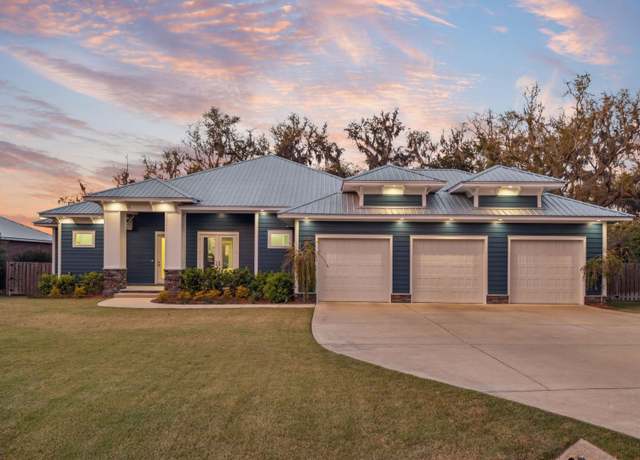 Property at 1358 Bay Grove Rd, Freeport, FL 32439, 4 beds, 5 baths