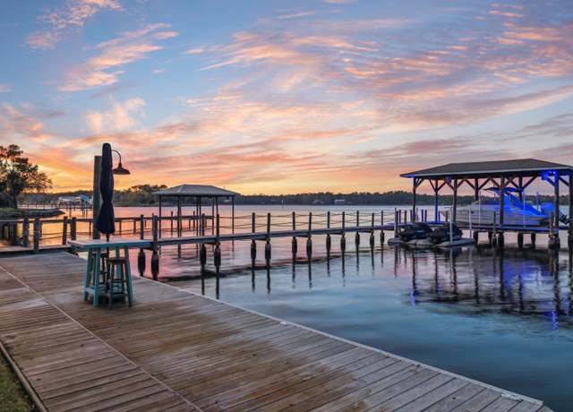 Property at 1358 Bay Grove Rd, Freeport, FL 32439, 4 beds, 5 baths