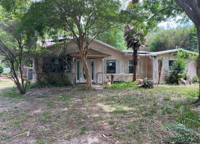 Property at 601 Edgewater Dr, Pensacola, FL 32507, 3 beds, 2 baths