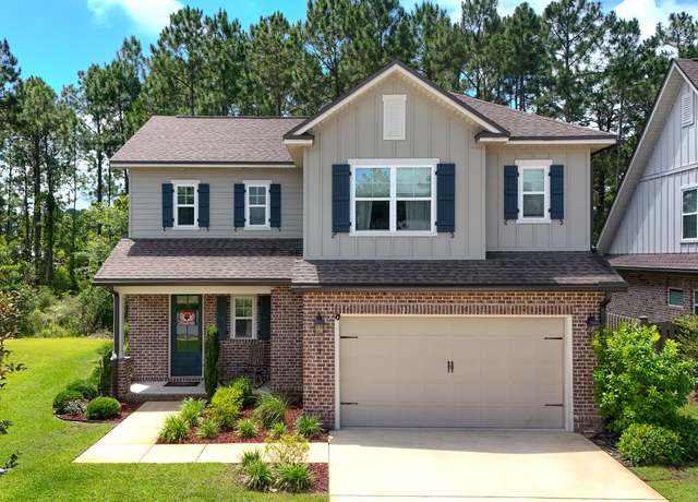 Property at 84 Oyster Blvd, Freeport, FL 32439, 4 beds, 2.5 baths