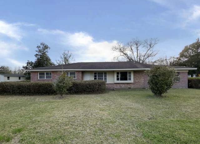 Property at 801 Hecker Rd, Century, FL 32535, 3 beds, 1.5 baths