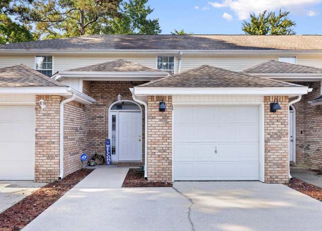 Property at 134 Noblat Dr, Mary Esther, FL 32569, 2 beds, 2.5 baths