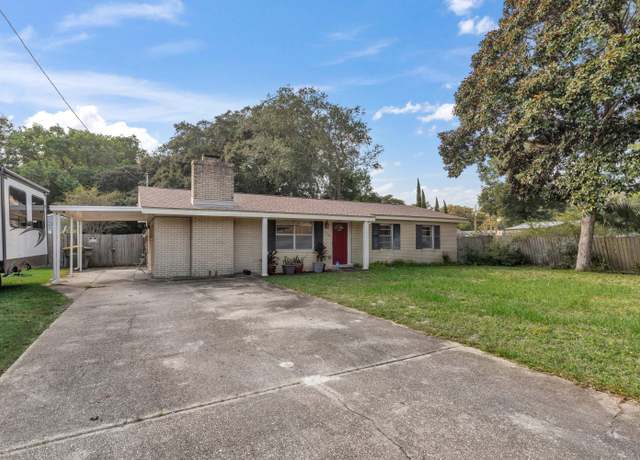 Property at 118 NW Baker Ave, Fort Walton Beach, FL 32548, 3 beds, 1.5 baths