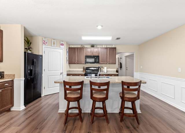 Property at 2171 Waltham St, Pensacola, FL 32505, 4 beds, 2 baths
