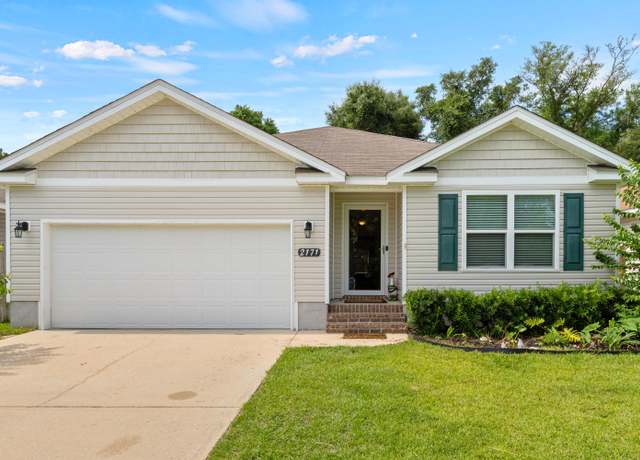Property at 2171 Waltham St, Pensacola, FL 32505, 4 beds, 2 baths
