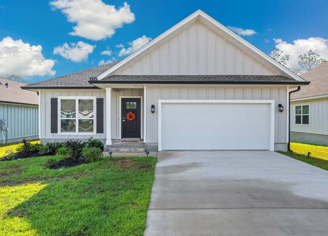 Property at 134 Blooming Cv, Crestview, FL 32539, 4 beds, 3 baths