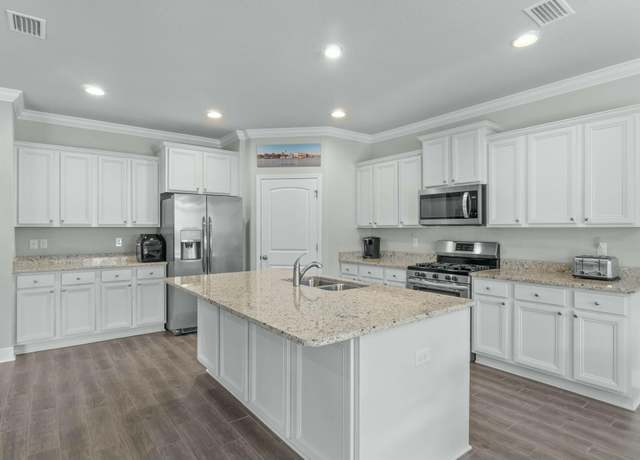 Property at 225 Lilly Bell Ln, Freeport, FL 32439, 4 beds, 2.5 baths