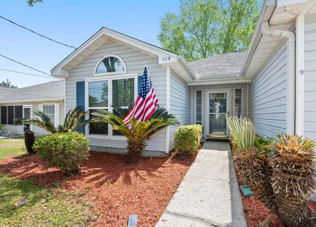 Property at 664 Jerrells Ave, Fort Walton Beach, FL 32547, 3 beds, 2 baths