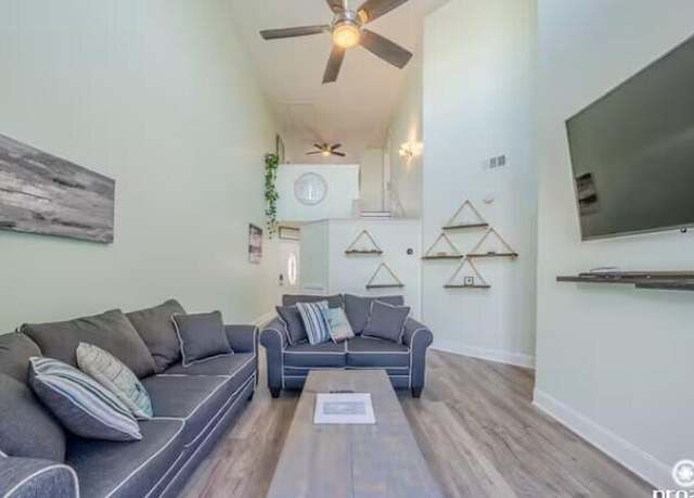 Property at 186 Durango Rd, Destin, FL 32541, 2 beds, 2.5 baths