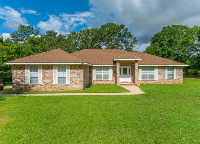 Property at 1415 Grandview Dr, Crestview, FL 32539, 3 beds, 2 baths