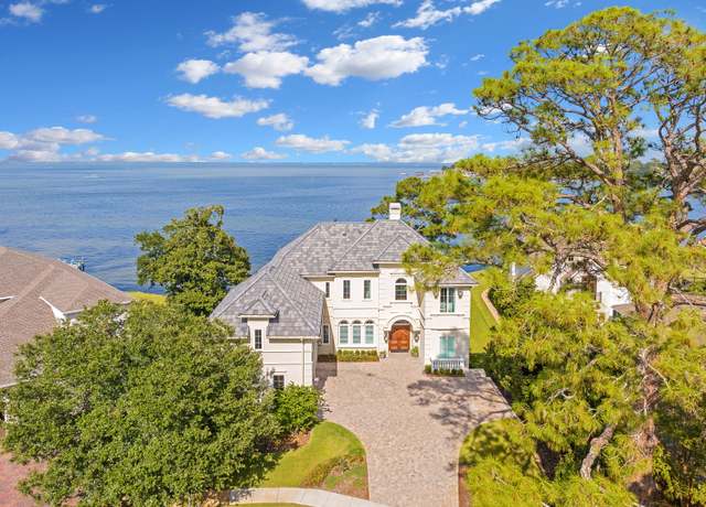 Property at 919 Peacocks Point Dr, Destin, FL 32541, 5 beds, 5.5 baths
