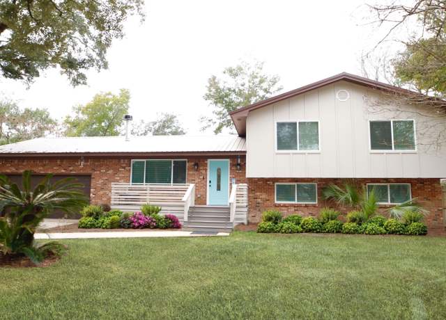 Property at 951 Pocahontas Dr, Fort Walton Beach, FL 32547, 6 beds, 4 baths